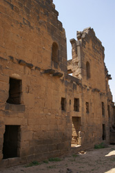 Bosra. Façade du "Palais de Trajan"